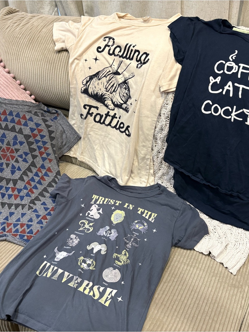 LOT Ladies Graphic T-Shirts- Cats, Lucky, Horoscope -Cream, Black, Gray - M/L
